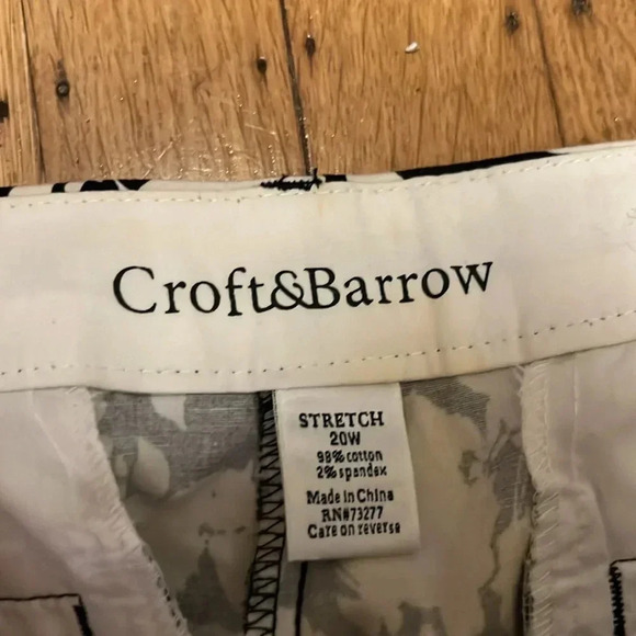 Floral Bermudas - Picture 4 of 9